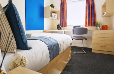 Salisbury Avenue, Hanley, Stoke - Image 2